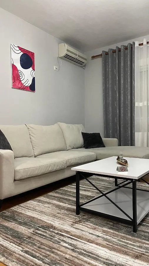 One-Bedroom Apartment Near U.S. Embassy Tirana 0*,